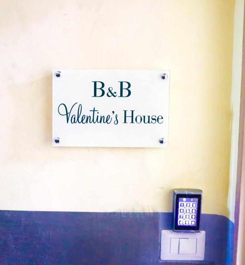 Valentine'S House Bed & Breakfast Napoli Bagian luar foto